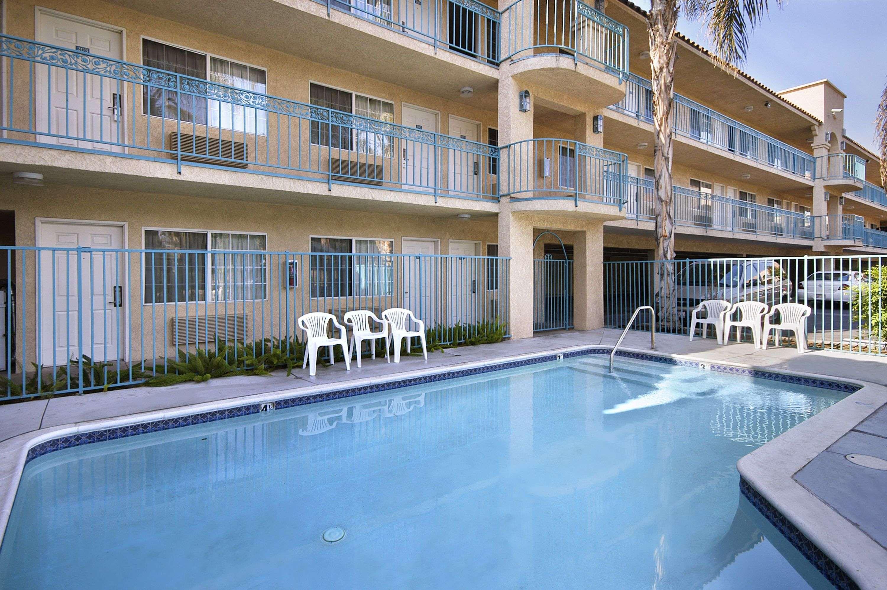 Days Inn By Wyndham Riverside Tyler Mall Экстерьер фото